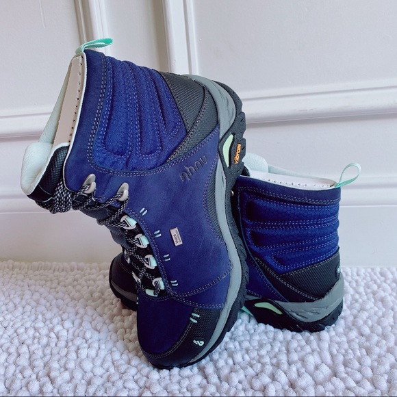 Ahnu Shoes - Ahnu Montara Waterproof Hiking Boots  7 last pair